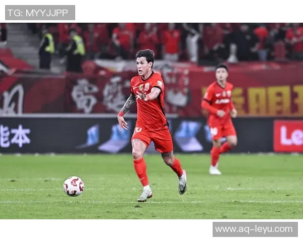 上海海港战胜浙江全场数据分析射门与得分机会对比揭示比赛关键因素 上海海港战胜浙江全场数据分析射门与得分机会对比揭示比赛关键因素