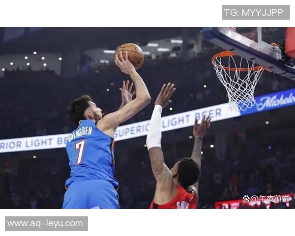 布克遭遇严密防守表现平平13投5中三分球命中率低迷仅得18分6失误 布克遭遇严密防守表现平平13投5中三分球命中率低迷仅得18分6失误