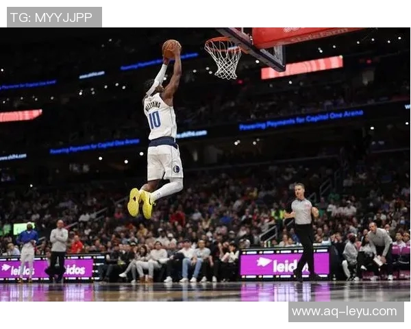 克莱赞布兰登威廉姆斯勤奋拼搏展现无限潜力与前途